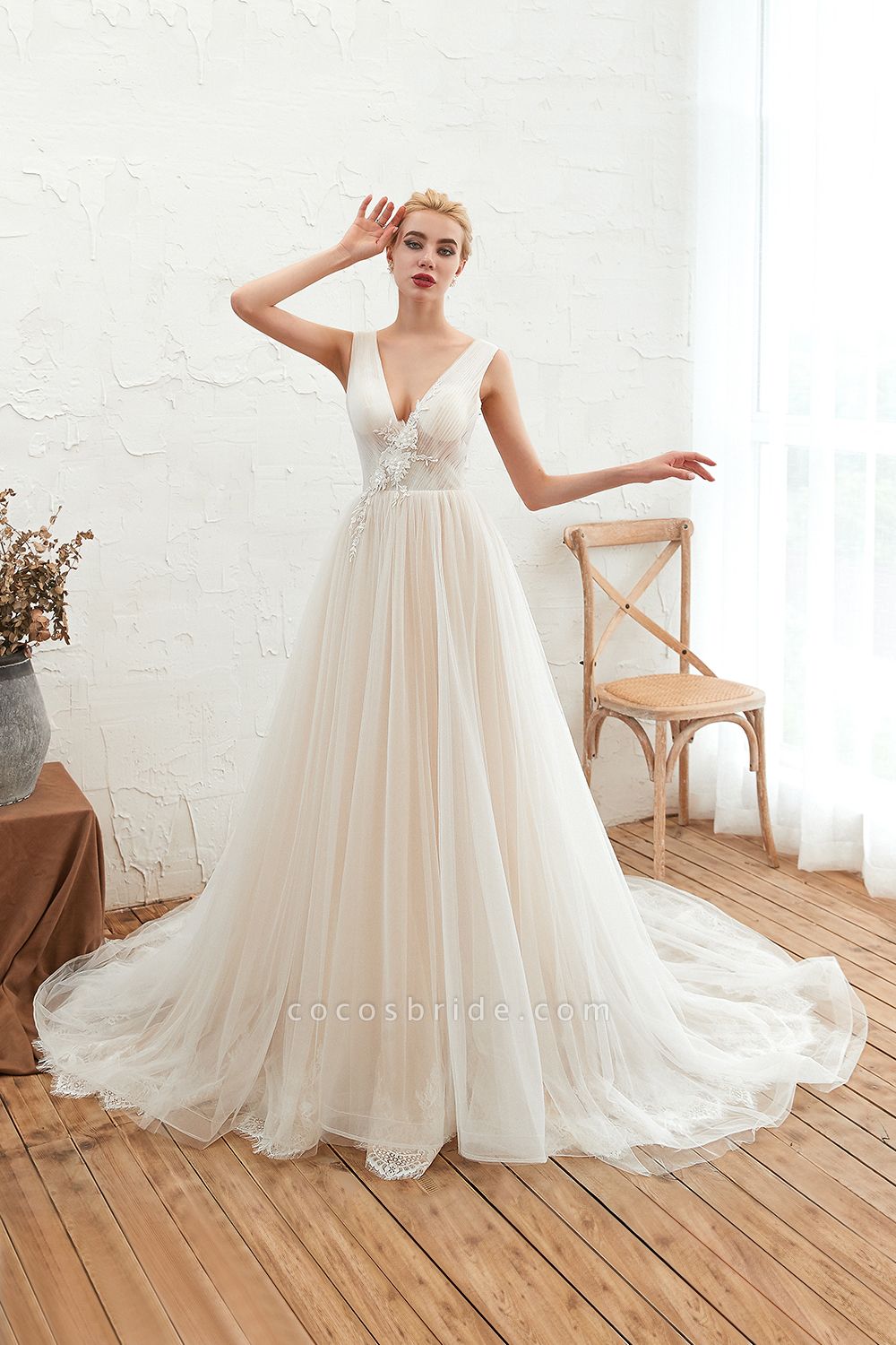 Romantic Wide Straps Deep V-neck A-Line Floor-length Tulle Wedding Dress