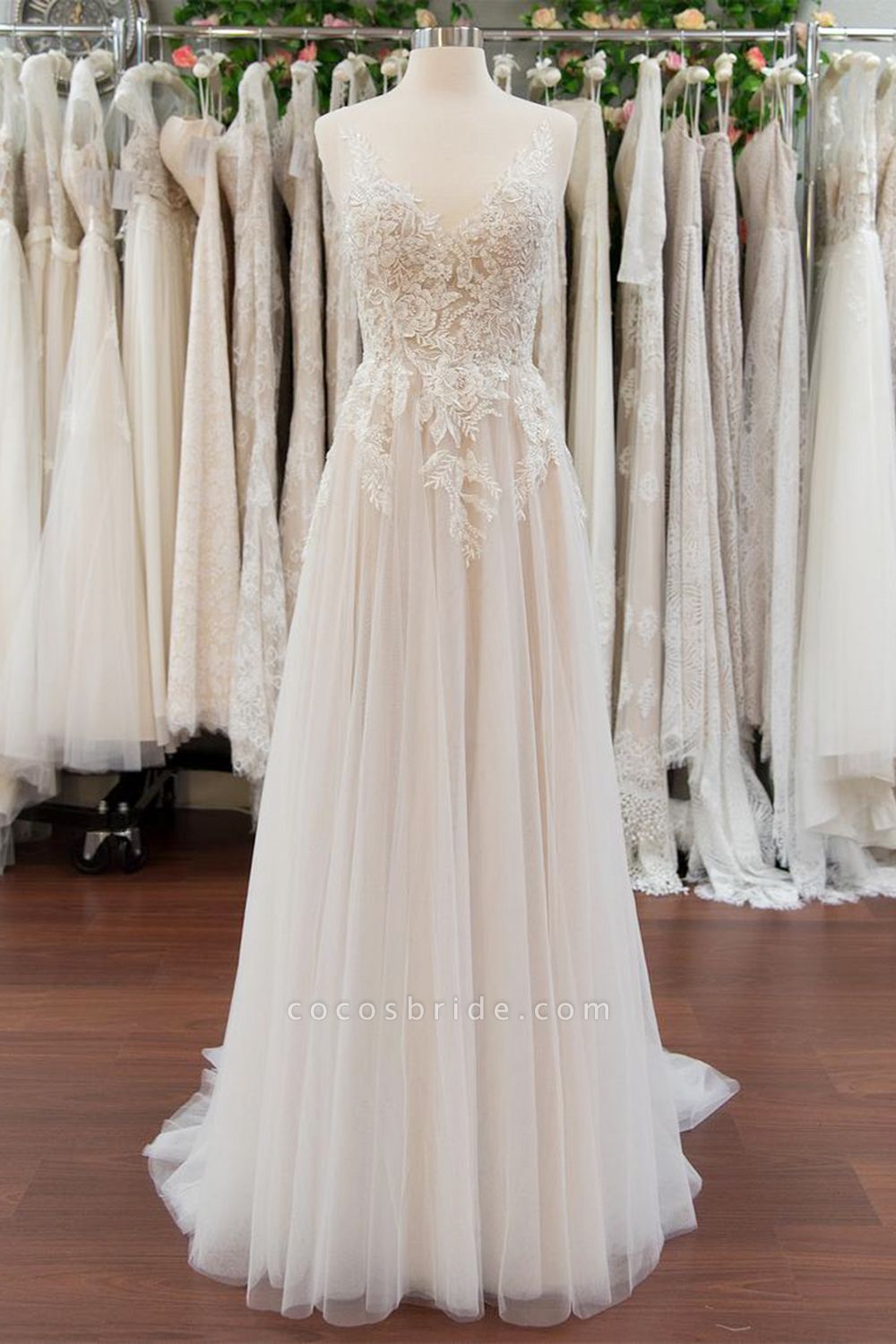 Chic V neck Appliques Tulle A line Wedding Dress