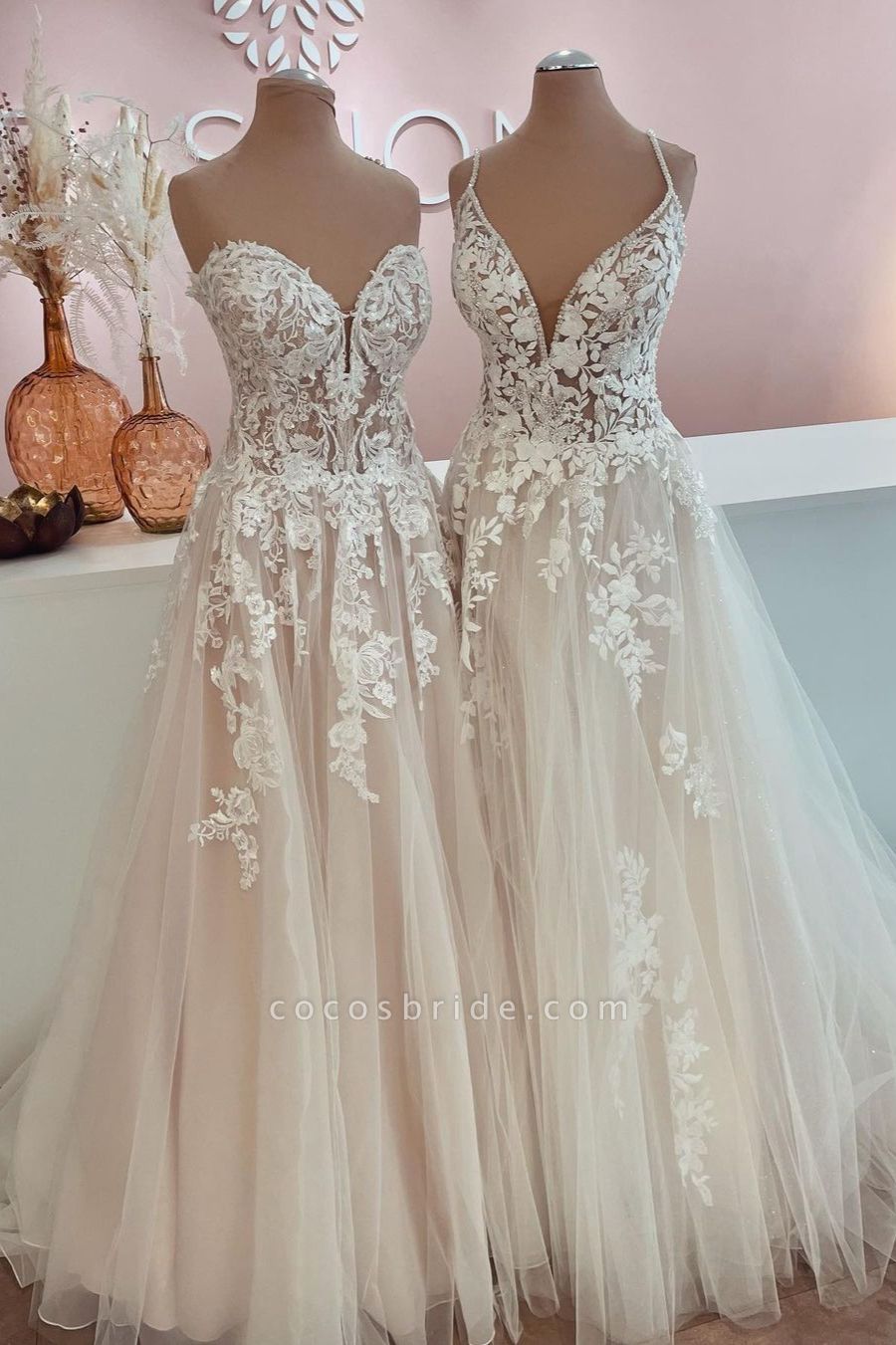 Pretty Tulle Lace Appliques A-Line Backless Floor-length Wedding Dress