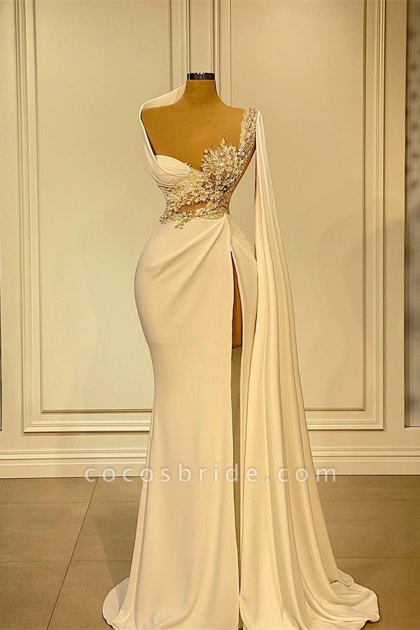 Elegante lange asymmetrische Rüschen im Meerjungfrau-Stil, die Satin-Hochzeitskleid mit Schlitz bördeln