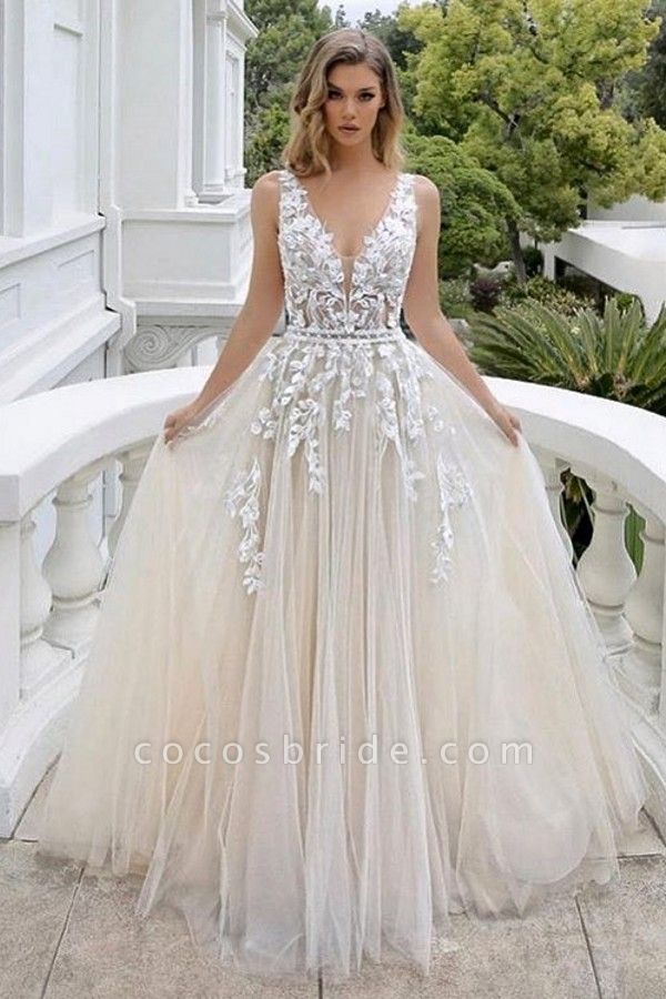 Luxury Long A-line V-neck Tulle Sleeveless Backless Wedding Dress with Lace