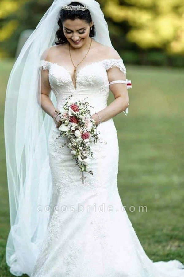 Schulterfreies Brautkleid aus langer Meerjungfrau-Spitze