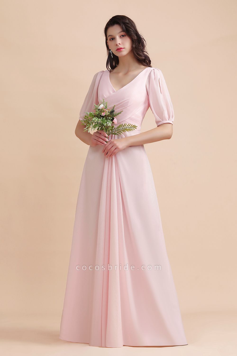 Hübsches halbes Ärmel V-Ausschnitt A-Linie Brautjungfernkleid Chiffon langes Kleid für Hochzeitsgäste