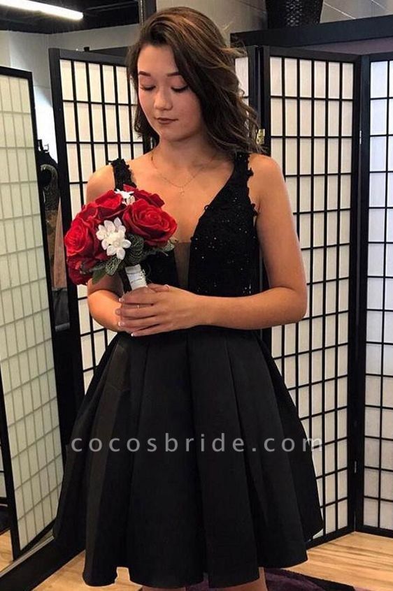 Short A-line V-neck Black Appliques Lace Prom Dresses