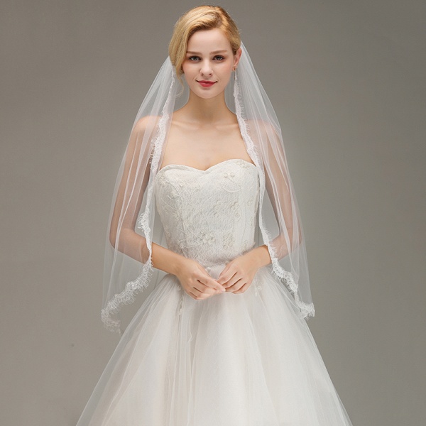 Lace Edge One Layer Wedding Veil with Comb_2
