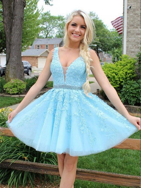 Chic Tulle Appliqus Straps A-Line Beading Homecoming Dress_1