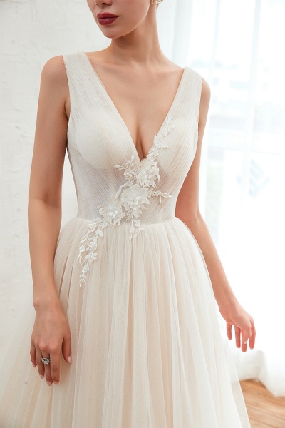 Romantic Wide Straps Deep V-neck A-Line Floor-length Tulle Wedding Dress_8