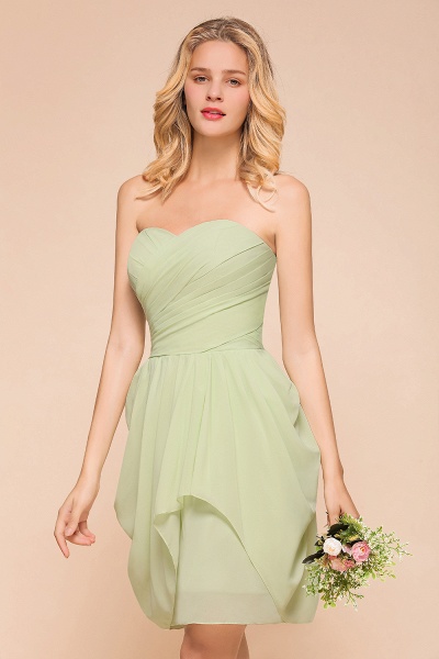 Elegantes, hellgrünes, trägerloses, knielanges Chiffon-Brautjungfernkleid in A-Linie mit Rüschen_6