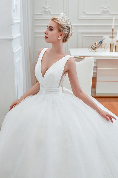 Romantic A-Line Tulle Wide Straps Deep V-neck Floor-length Wedding Dress_10
