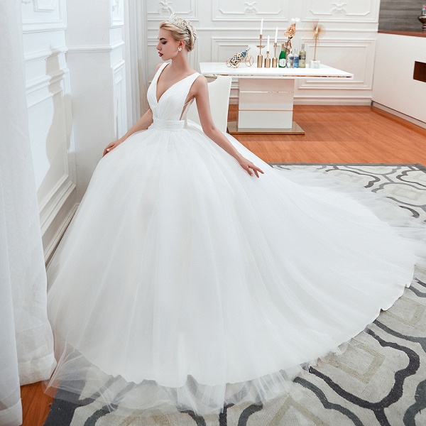 Romantic A-Line Tulle Wide Straps Deep V-neck Floor-length Wedding Dress_7