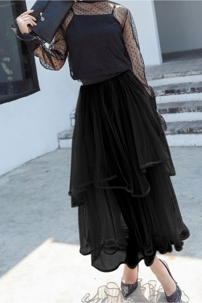 Schwarzer Petticoat mit Schichten