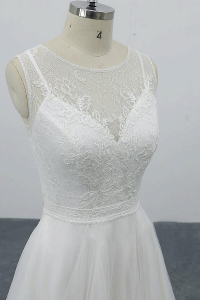 Graceful Appliques Tulle A-line Wedding Dress_7