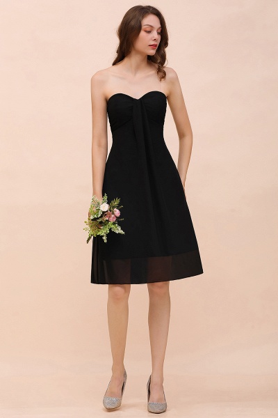 Einfaches schwarzes trägerloses A-Linie knielanges rückenfreies Brautjungfernkleid aus Chiffon_4