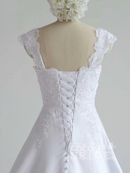 Elegante, quadratische, perlenbesetzte Brautkleider in A-Linie_5