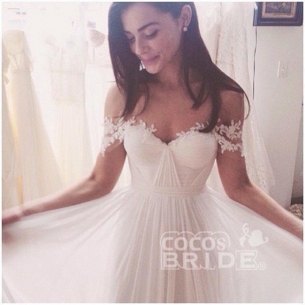 Simple A-Line Appliques Ivory Chiffon Beach Wedding Dress_4