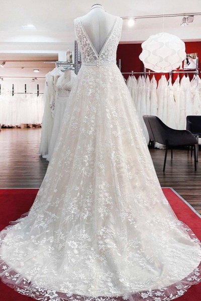 Beautiful Long A-Line Lace Appliques Tulle Open Back Wedding Dresses_2
