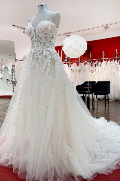 Beautiful Long A-line Strapless Tulle Ivory Wedding Dress with Appliques Lace_3