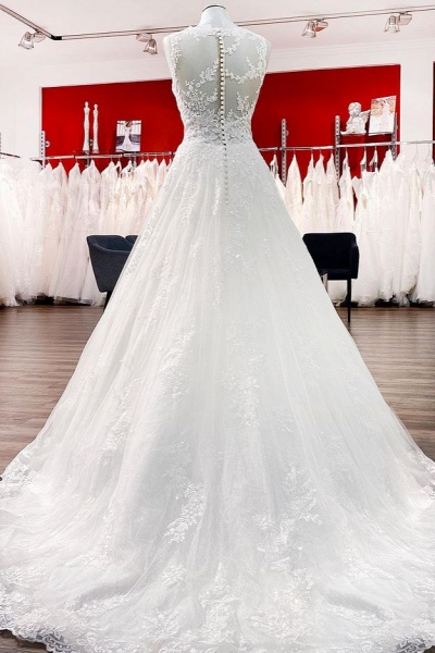 Graceful Long A-line Jewel Tulle Wedding Dresses With Lace Appliques_2