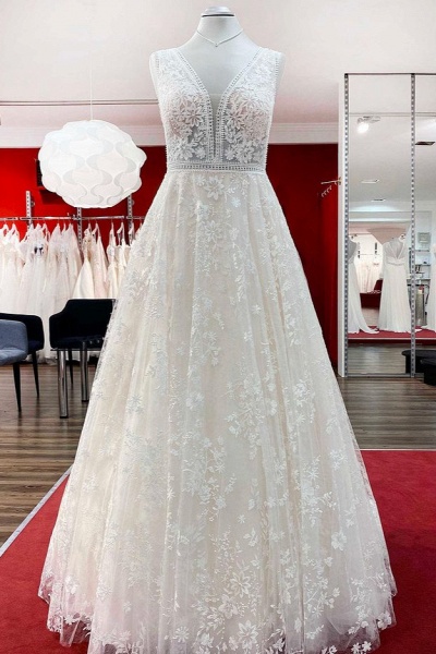 Beautiful Long A-Line Lace Appliques Tulle Open Back Wedding Dresses_1