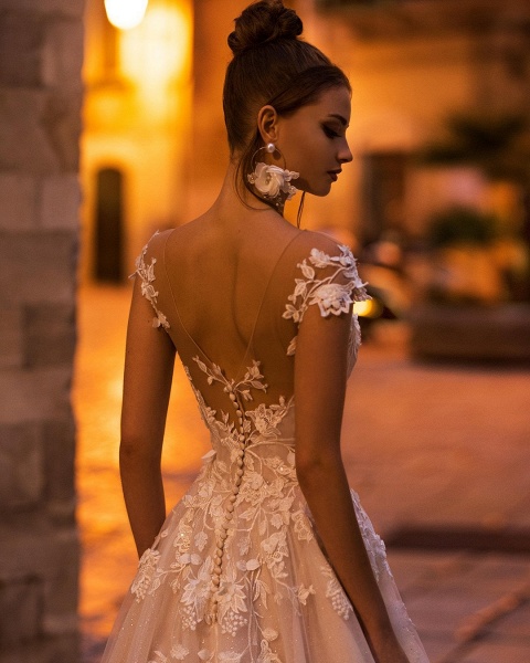 Elegant A-Line Bateau Appliques Lace Backless Floor-length Sequins Wedding Dress_3