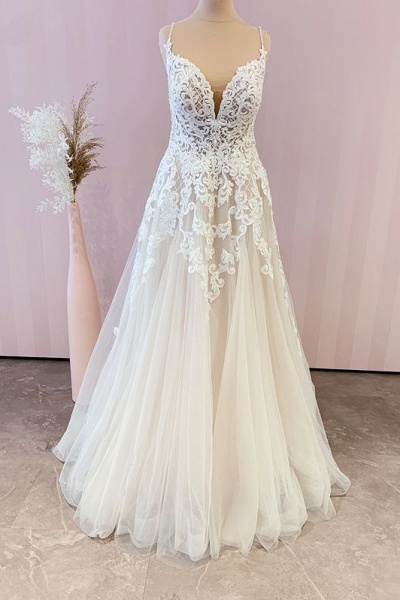 Stunning Spaghetti Straps Appliques Lace A-Line Tulle Floor-length Wedding Dress_1