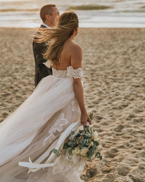 Vintage A-Line Off-the-Shoulder Backless Appliques Lace Floor-length Tulle Wedding Dress_3