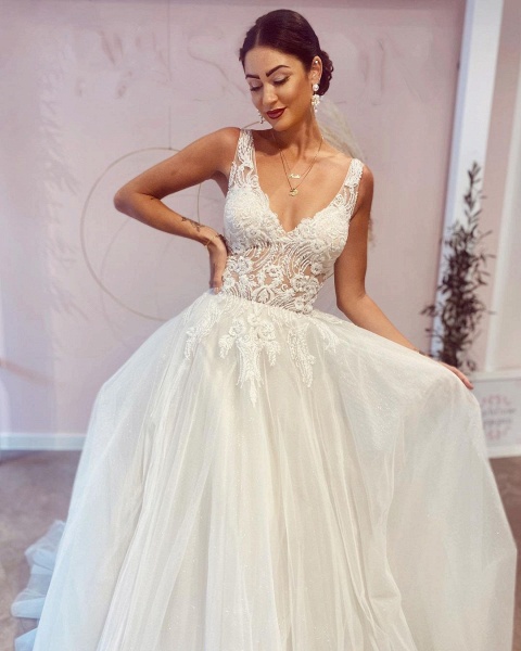 Stunning A-Line Deep V-neck Backless Wedding Dress With Appliques Lace_3