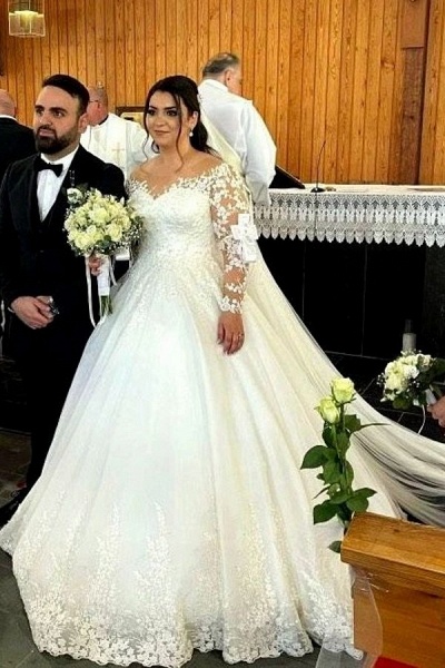 Elegant Princess Off-the-shoulder Long Sleeves Lace Wedding Dress_3