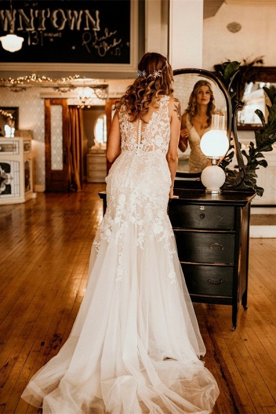 Elegant Long Mermaid V-neck Straps Tulle Lace Wedding Dress with Ruffles_2