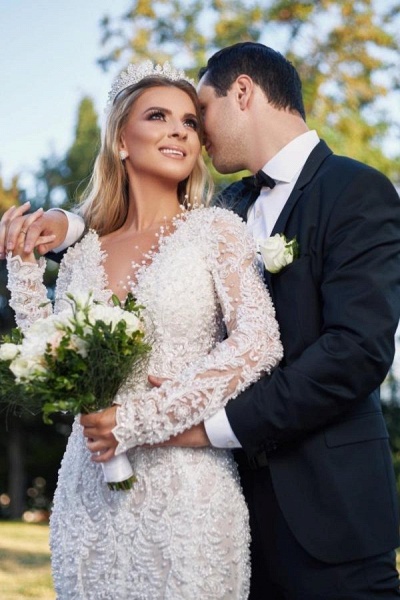 Gorgeous Long Mermaid V-neck Lace Wedding Dresses with Sleeves_6