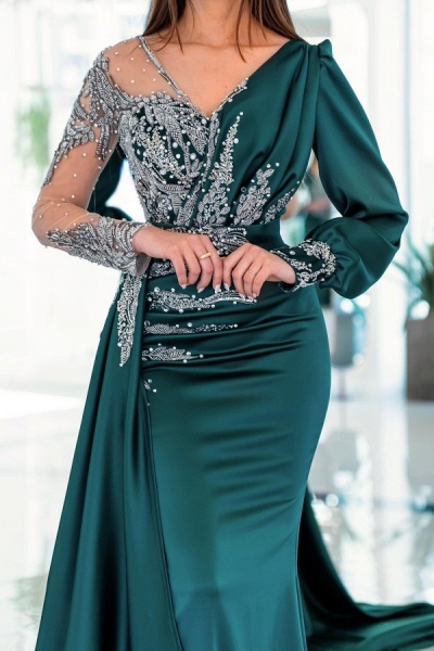 Wunderschöne lange, formelle Abendkleider aus Satin mit V-Ausschnitt und Perlenbesatz im Meerjungfrau-Stil mit Ärmeln_3