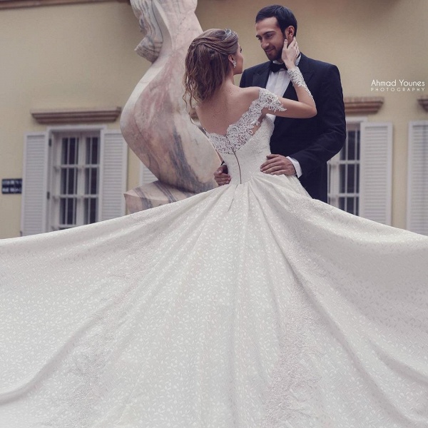 Elegant A-Line Off-the-Shoulder Long Sleeve Backless Appliques Lace Floor-length Wedding Dress_3