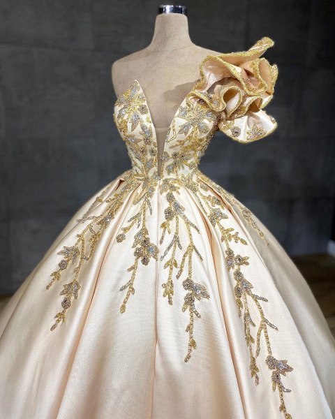 Classy A-Line Sweetheart Crystal Satin Ruffles Floor-length Wedding Dress_3