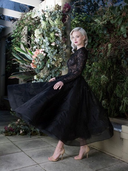 Elegant Black Bateau Long Sleeve Appliques Lace Tea-length Wedding Dress_2
