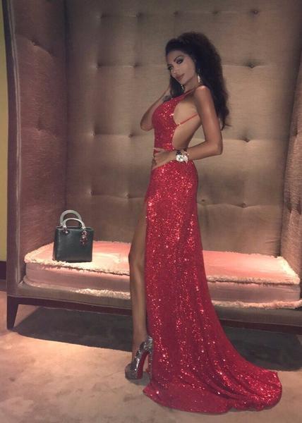 Simple Red Long Mermaid V-neck Sequin Backless Prom Dress with Slit_6