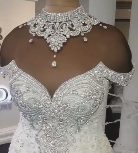 Off-the-Shoulder Appliques Crystals Mermaid Wedding Dress_4